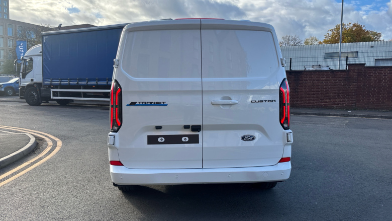 Ford Transit Custom E-320 L1 Rwd 100kW 65kWh H1 Van Limited Auto